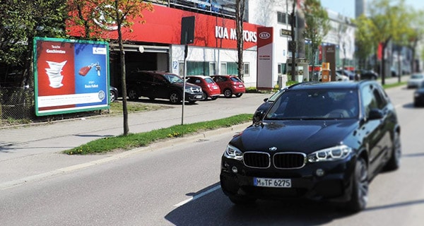 Blickfang beim Vorüberfahren