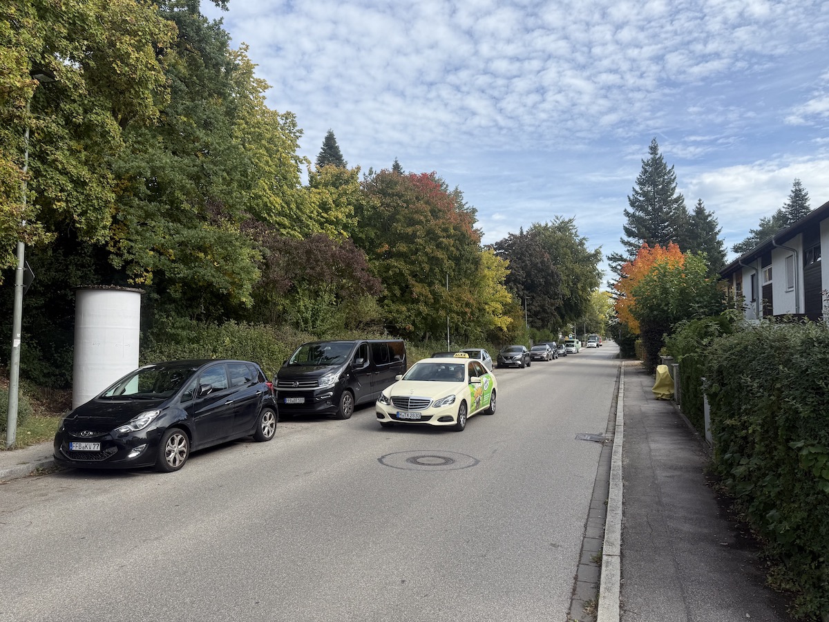 Plakatwerbung in Germering auf Litfaßsäule - Germering