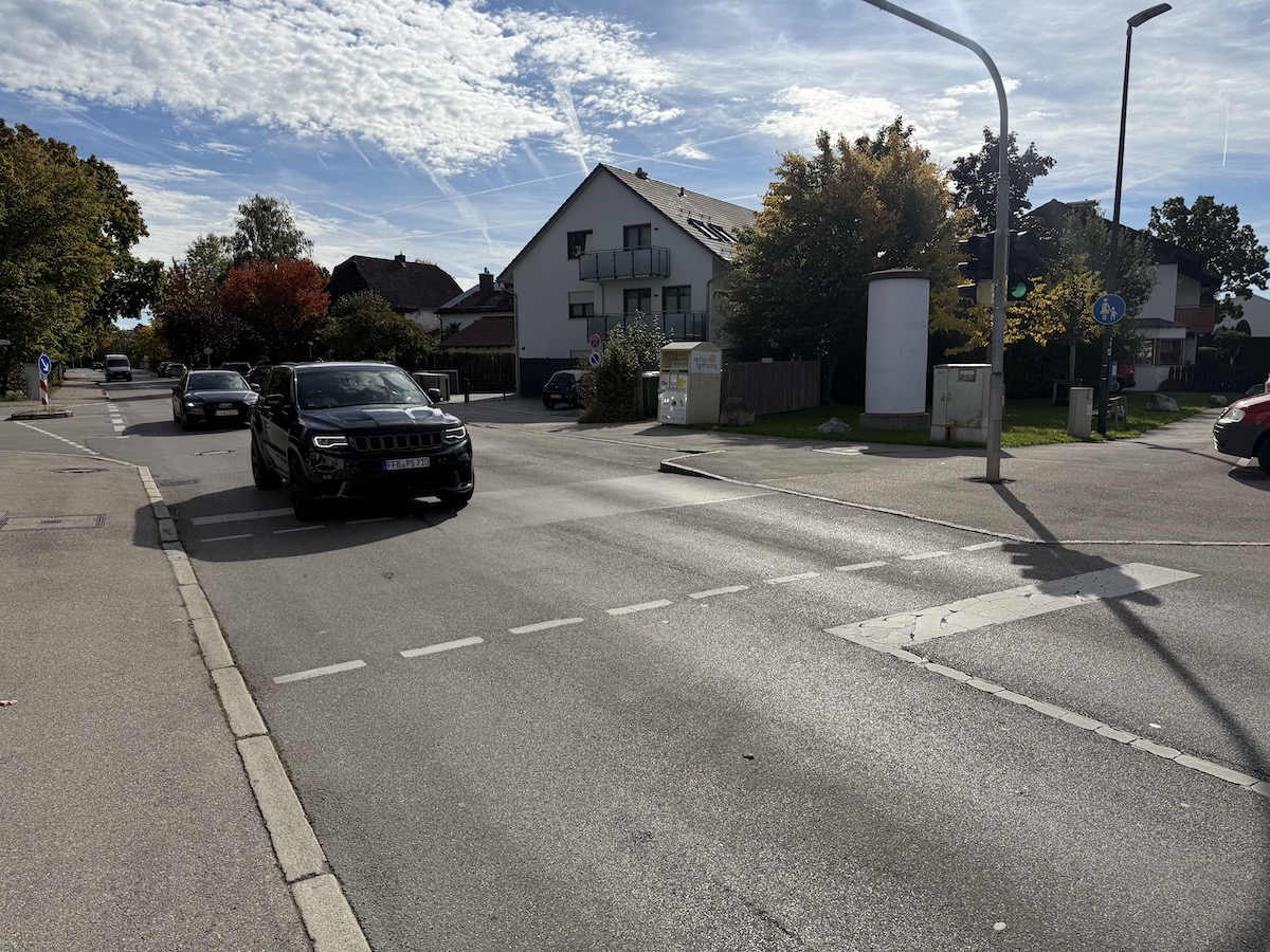 Werbeplakat an Litfaßsäule in Germering - Germering