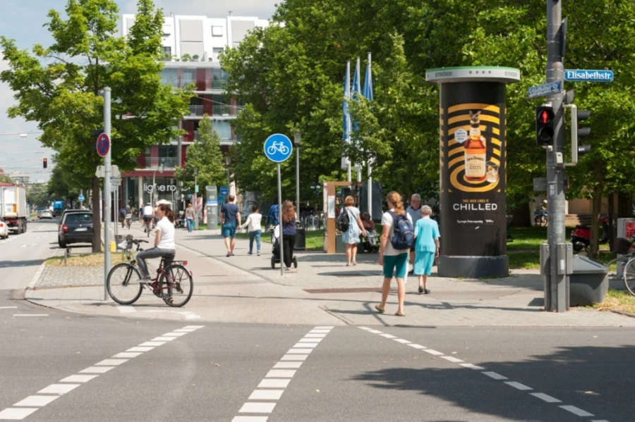 Die Ganzsäule oder die Litfaßsäule als Außenwerbung - München Schleissheimer Str Elisabethstr Gs - Ganz-/ Litfaßsäule